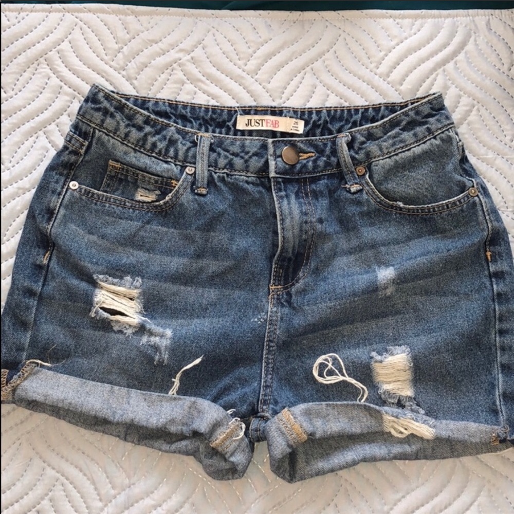 Boyfriend fit Shorts high waisted size 25